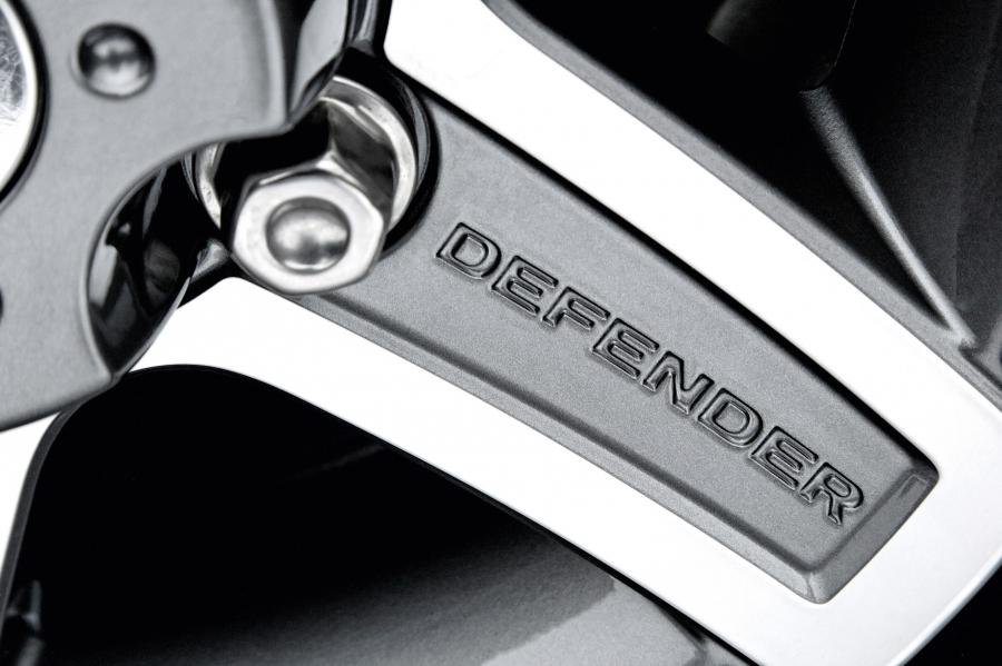  Land Rover Defender SVX 60th Anniversary Edition 2008 года  (фото 5 из 35)